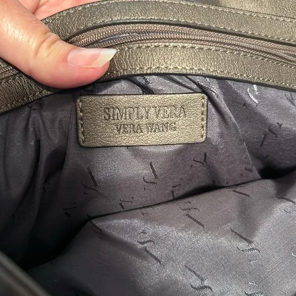 Simplvera Vera Wang purse - Picture 4 of 4